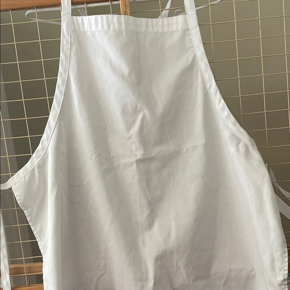 Elegant White Cooking Apron - Picture 1 of 2